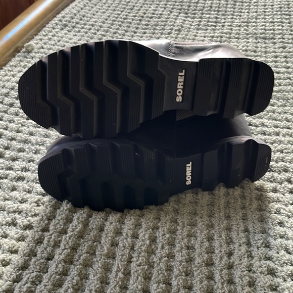 Sorrel wedge ankle boots. - Picture 4 of 5